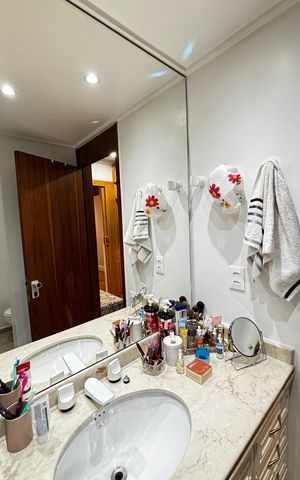 Apartamento para alugar com 320m², 4 quartos e 4 vagas Apartamento para alugar com 320m², 4 quartos e 4 vagasBanheiro da Suíte 2