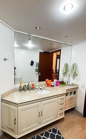 Apartamento para alugar com 320m², 4 quartos e 4 vagas Apartamento para alugar com 320m², 4 quartos e 4 vagasBanheiro da Suíte 1