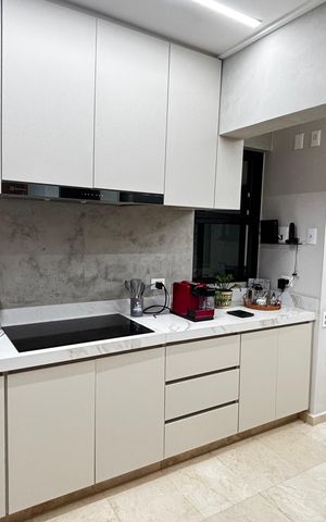 Apartamento para alugar com 320m², 4 quartos e 4 vagas Apartamento para alugar com 320m², 4 quartos e 4 vagasCozinha
