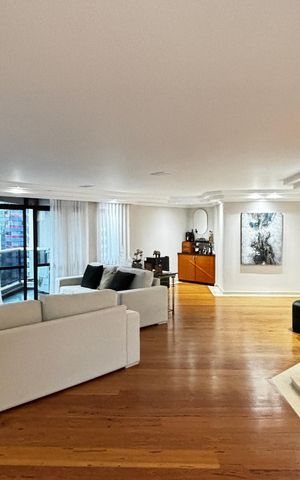 Apartamento para alugar com 320m², 4 quartos e 4 vagas Apartamento para alugar com 320m², 4 quartos e 4 vagasSala - Sala de Jantar