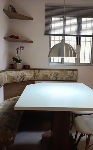 Casa à venda com 150m², 3 quartos e 2 vagas Casa à venda com 150m², 3 quartos e 2 vagasSala