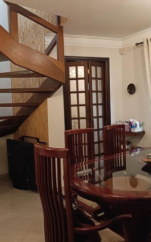 Casa à venda com 150m², 3 quartos e 2 vagas Casa à venda com 150m², 3 quartos e 2 vagasSala