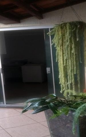 Casa à venda com 150m², 3 quartos e 2 vagas Casa à venda com 150m², 3 quartos e 2 vagasÁrea externa