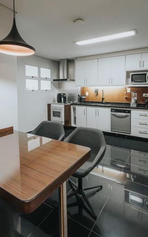 Apartamento à venda com 232m², 4 quartos e sem vaga Apartamento à venda com 232m², 4 quartos e sem vagaCozinha