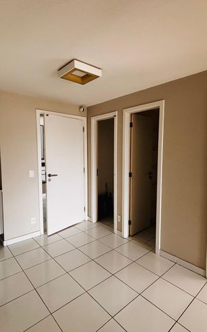 Apartamento à venda com 243m², 4 quartos e 3 vagas Apartamento à venda com 243m², 4 quartos e 3 vagasSala