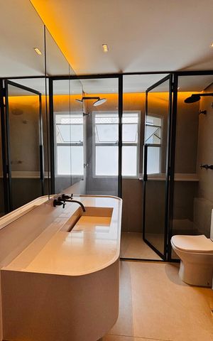 Apartamento à venda com 243m², 4 quartos e 3 vagas Apartamento à venda com 243m², 4 quartos e 3 vagasBanheiro suíte 1