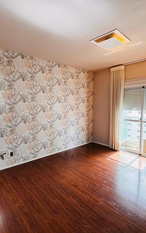 Apartamento à venda com 243m², 4 quartos e 3 vagas Apartamento à venda com 243m², 4 quartos e 3 vagasSuíte 1