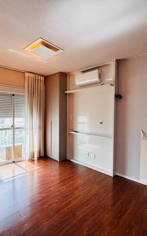 Apartamento à venda com 243m², 4 quartos e 3 vagas Apartamento à venda com 243m², 4 quartos e 3 vagasSuíte 1