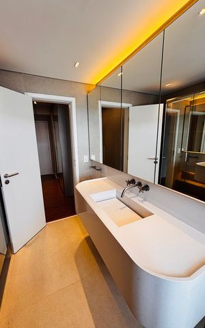 Apartamento à venda com 243m², 4 quartos e 3 vagas Apartamento à venda com 243m², 4 quartos e 3 vagasBanheiro suíte 1