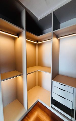 Apartamento à venda com 243m², 4 quartos e 3 vagas Apartamento à venda com 243m², 4 quartos e 3 vagasCloset da suíte 1