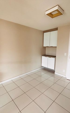 Apartamento à venda com 243m², 4 quartos e 3 vagas Apartamento à venda com 243m², 4 quartos e 3 vagasSala