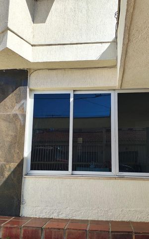 Casa à venda com 155m², 4 quartos e 3 vagas Casa à venda com 155m², 4 quartos e 3 vagasEntrada