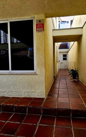 Casa à venda com 155m², 4 quartos e 3 vagas Casa à venda com 155m², 4 quartos e 3 vagasQuintal