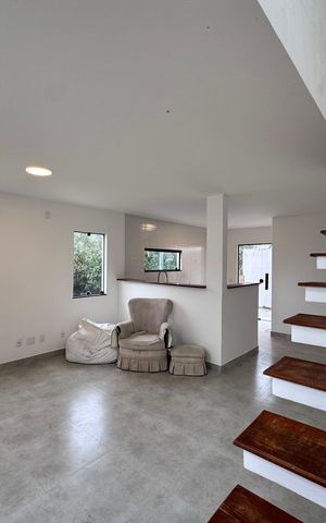 Casa de condomínio à venda com 100m², 3 quartos e 2 vagas Casa de condomínio à venda com 100m², 3 quartos e 2 vagasSala