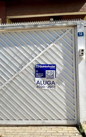 Casa para alugar com 183m², 3 quartos e 4 vagasPlaca instalada na fachada do imóvel 