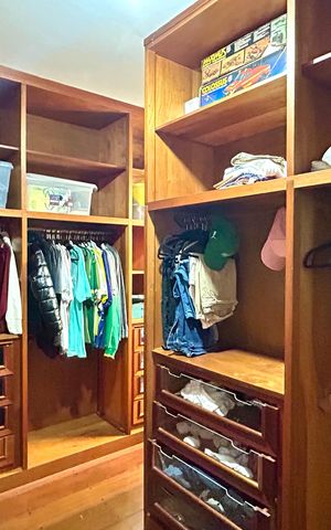 Casa para alugar com 183m², 3 quartos e 4 vagasCloset da suíte