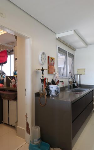 Apartamento à venda com 142m², 4 quartos e 2 vagasCozinha e Área de serviço 