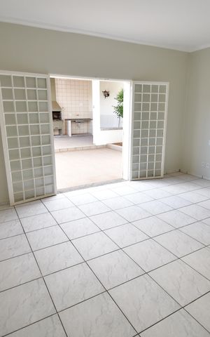 Casa à venda com 400m², 4 quartos e 4 vagasQuarto 2 - Suíte
