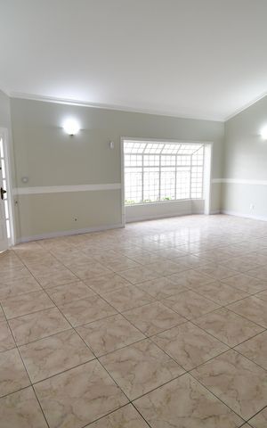 Casa à venda com 400m², 4 quartos e 4 vagasSala