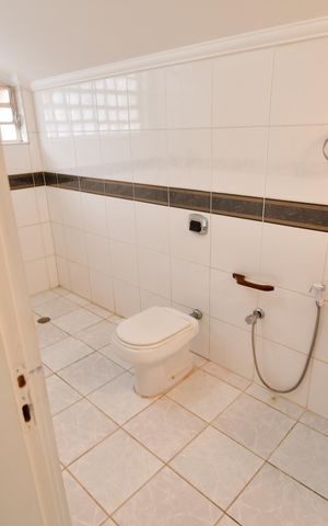 Casa à venda com 400m², 4 quartos e 4 vagasBanheiro Suíte