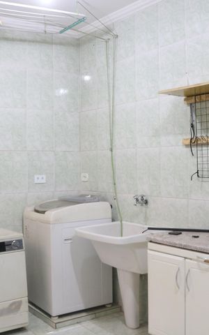 Casa à venda com 170m², 3 quartos e 2 vagasÁrea de Serviço