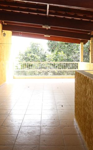 Casa à venda com 170m², 3 quartos e 2 vagasCobertura