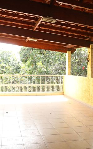 Casa à venda com 170m², 3 quartos e 2 vagasCobertura