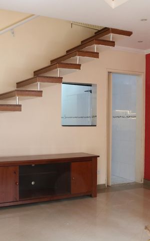 Casa à venda com 170m², 3 quartos e 2 vagasSala