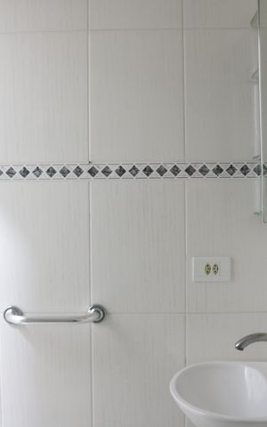 Casa à venda com 170m², 3 quartos e 2 vagasBanheiro 1