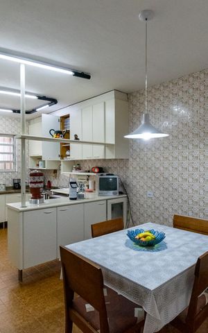 Casa para alugar com 223m², 3 quartos e 4 vagas Casa para alugar com 223m², 3 quartos e 4 vagasCopa