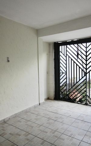 Casa para alugar com 230m², 4 quartos e 1 vaga Casa para alugar com 230m², 4 quartos e 1 vagaGaragem