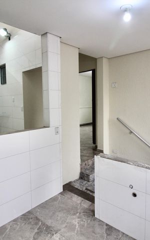 Casa para alugar com 230m², 4 quartos e 1 vaga Casa para alugar com 230m², 4 quartos e 1 vagaHall