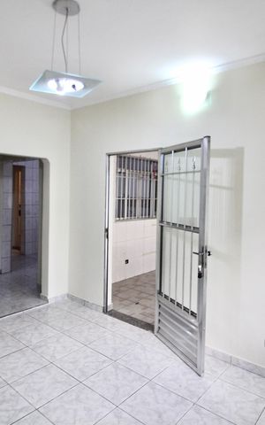 Casa para alugar com 230m², 4 quartos e 1 vaga Casa para alugar com 230m², 4 quartos e 1 vagaSala