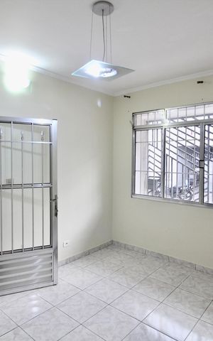 Casa para alugar com 230m², 4 quartos e 1 vaga Casa para alugar com 230m², 4 quartos e 1 vagaSala
