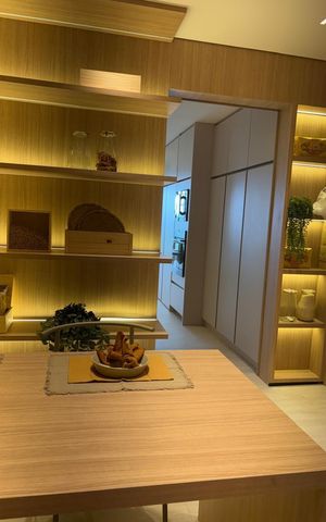 Apartamento à venda com 327m², 4 quartos e 4 vagas Apartamento à venda com 327m², 4 quartos e 4 vagasSala