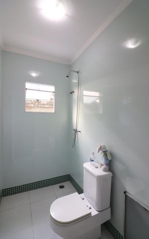 Casa à venda com 238m², 2 quartos e 2 vagasBanheiro Social