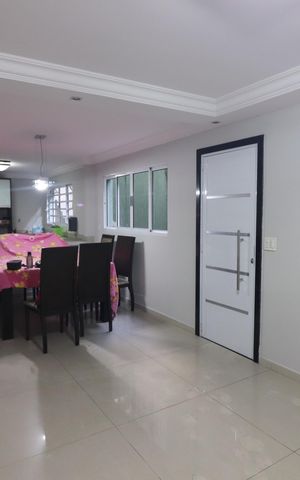 Casa à venda com 238m², 2 quartos e 2 vagasSala 