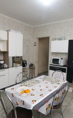 Casa para alugar com 110m², 2 quartos e 2 vagas Casa para alugar com 110m², 2 quartos e 2 vagasCozinha