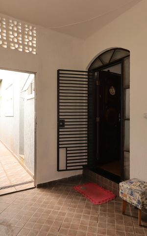 Casa para alugar com 215m², 4 quartos e 2 vagasEntrada