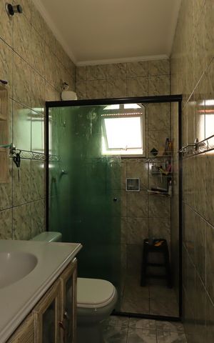 Casa para alugar com 215m², 4 quartos e 2 vagasBanheiro Social
