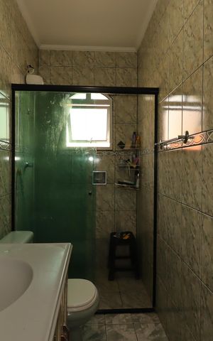 Casa para alugar com 215m², 4 quartos e 2 vagasBanheiro Social