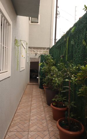 Casa para alugar com 215m², 4 quartos e 2 vagasCorredor externo
