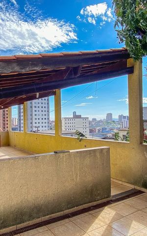 Casa para alugar com 140m², 4 quartos e 4 vagas Casa para alugar com 140m², 4 quartos e 4 vagasVaranda