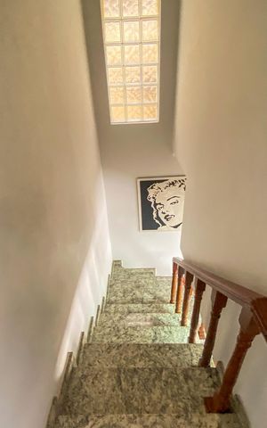 Casa para alugar com 140m², 4 quartos e 4 vagas Casa para alugar com 140m², 4 quartos e 4 vagasEscada