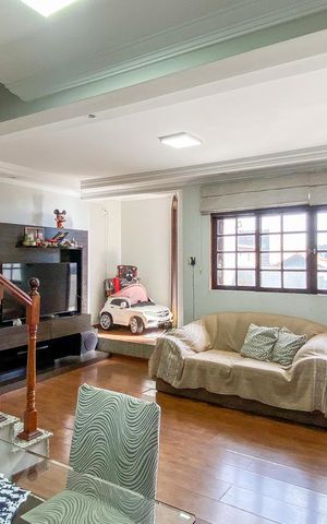 Casa para alugar com 140m², 4 quartos e 4 vagas Casa para alugar com 140m², 4 quartos e 4 vagasSala