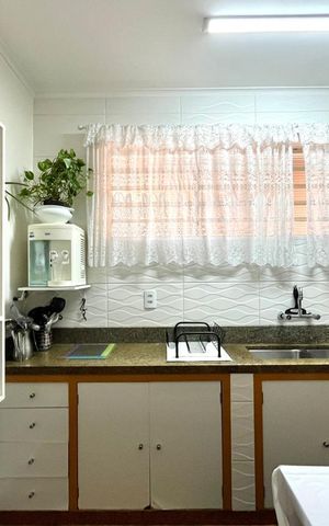 Casa para alugar com 232m², 3 quartos e 3 vagas Casa para alugar com 232m², 3 quartos e 3 vagasCozinha