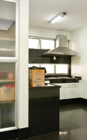 Apartamento para alugar com 320m², 4 quartos e 4 vagas Apartamento para alugar com 320m², 4 quartos e 4 vagasCozinha