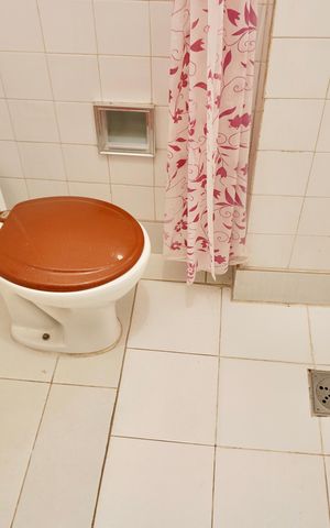 Apartamento para alugar com 320m², 4 quartos e 4 vagas Apartamento para alugar com 320m², 4 quartos e 4 vagasBanheiro de serviço