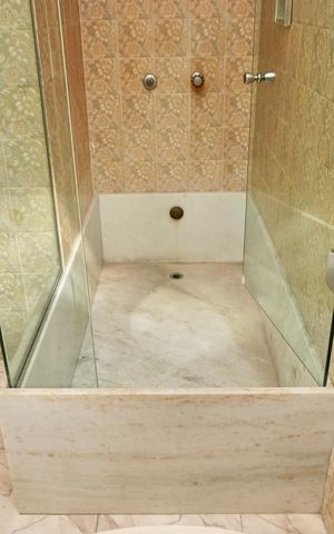 Apartamento para alugar com 320m², 4 quartos e 4 vagas Apartamento para alugar com 320m², 4 quartos e 4 vagasSuíte 2 - Banheiro