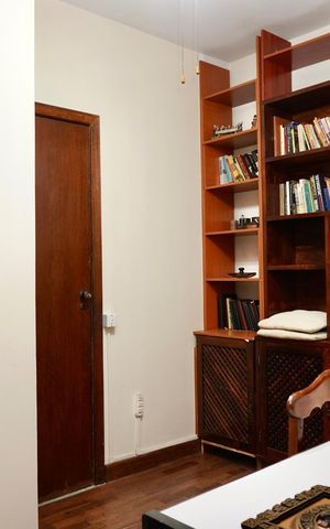 Apartamento para alugar com 320m², 4 quartos e 4 vagas Apartamento para alugar com 320m², 4 quartos e 4 vagasEscritório